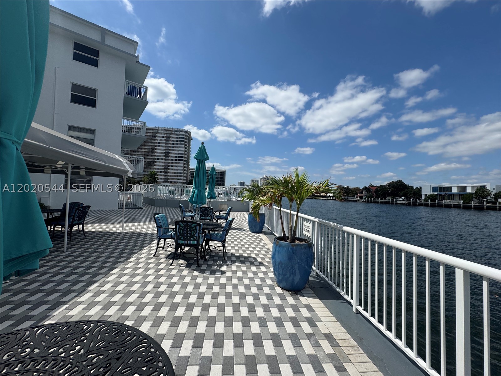 1913 S Ocean Dr 427 Property Photo 2