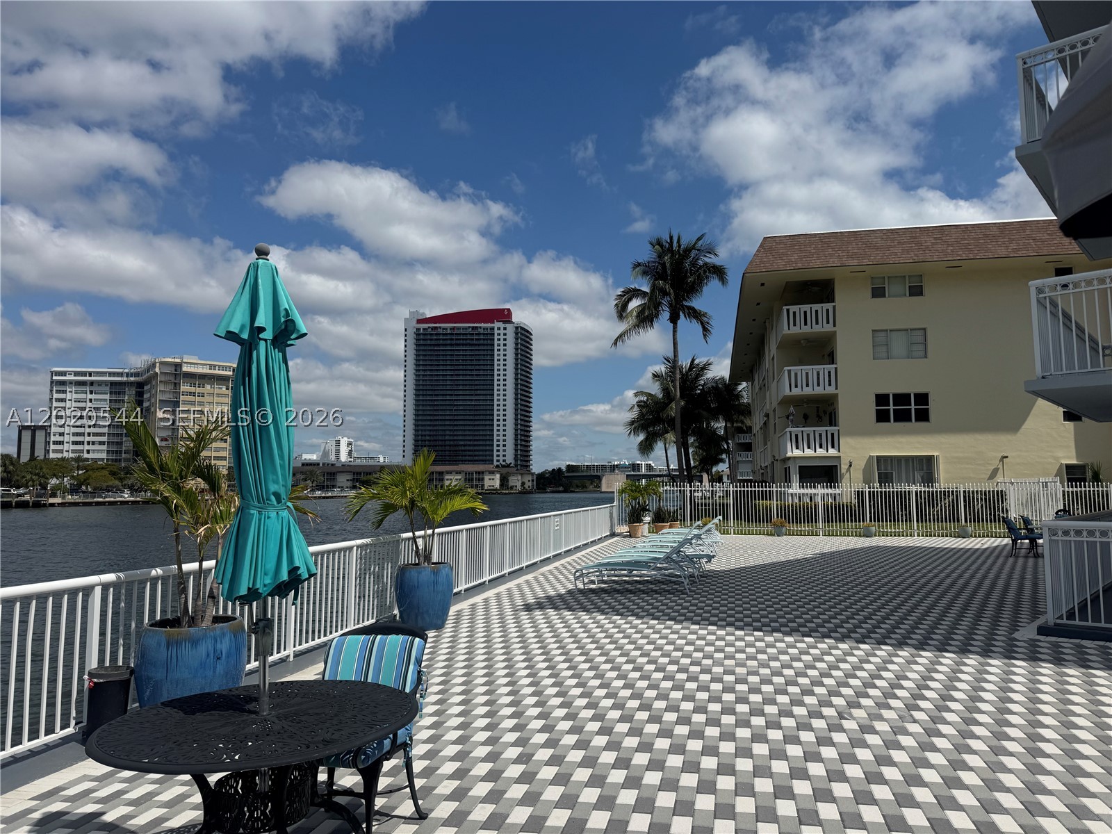 1913 S Ocean Dr 427 Property Photo 3