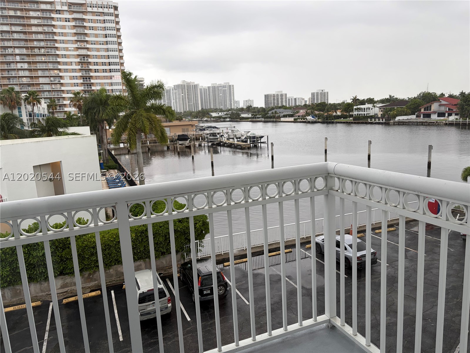1913 S Ocean Dr 427 Property Photo 6
