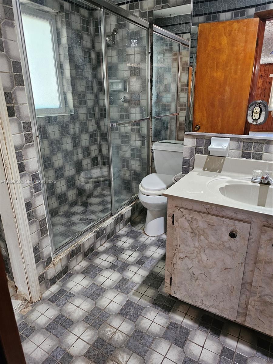 15851 Nw 37th Ct Property Photo 11