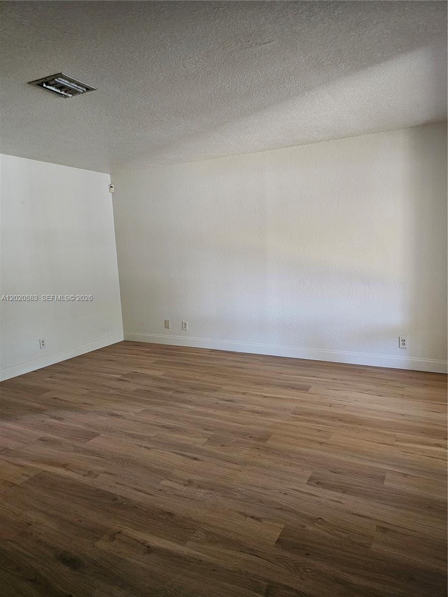 15851 Nw 37th Ct Property Photo 12