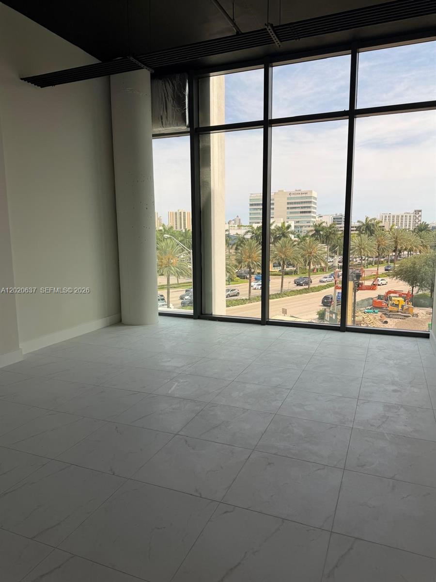 21290 Biscayne Blvd 310 Property Photo 1