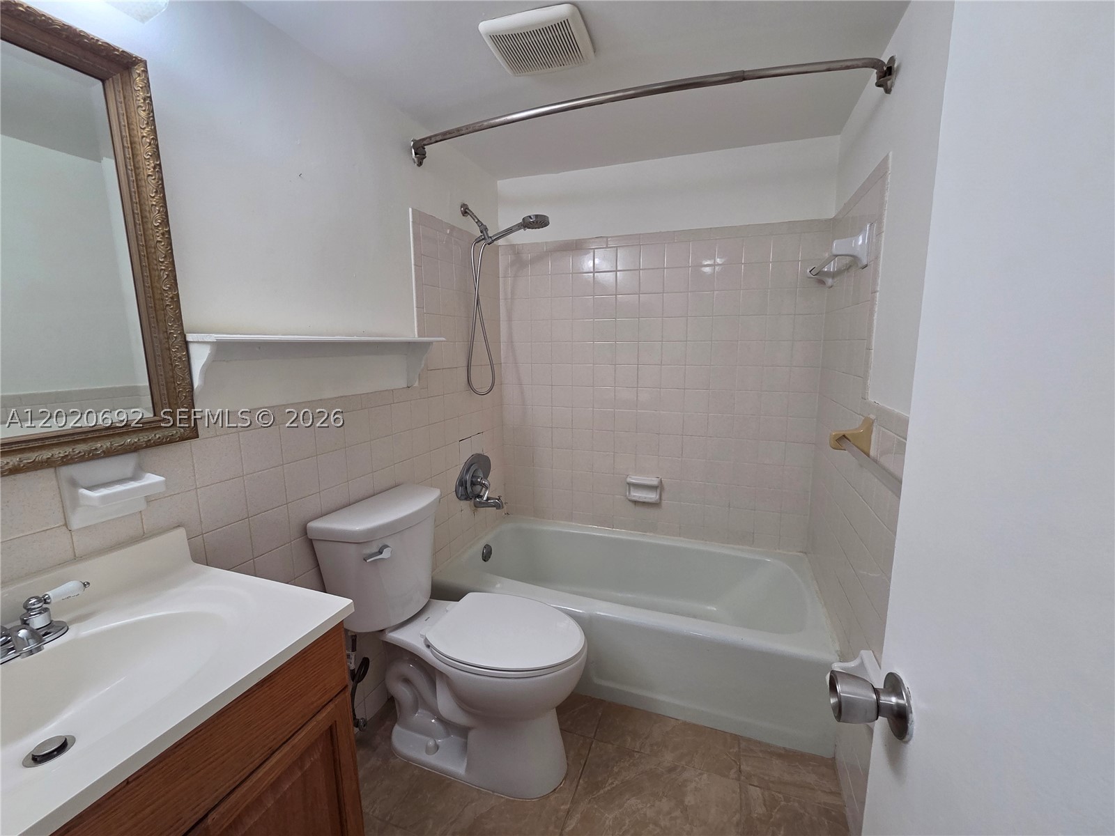 1125 Ne 16th Pl 211 Property Photo 14