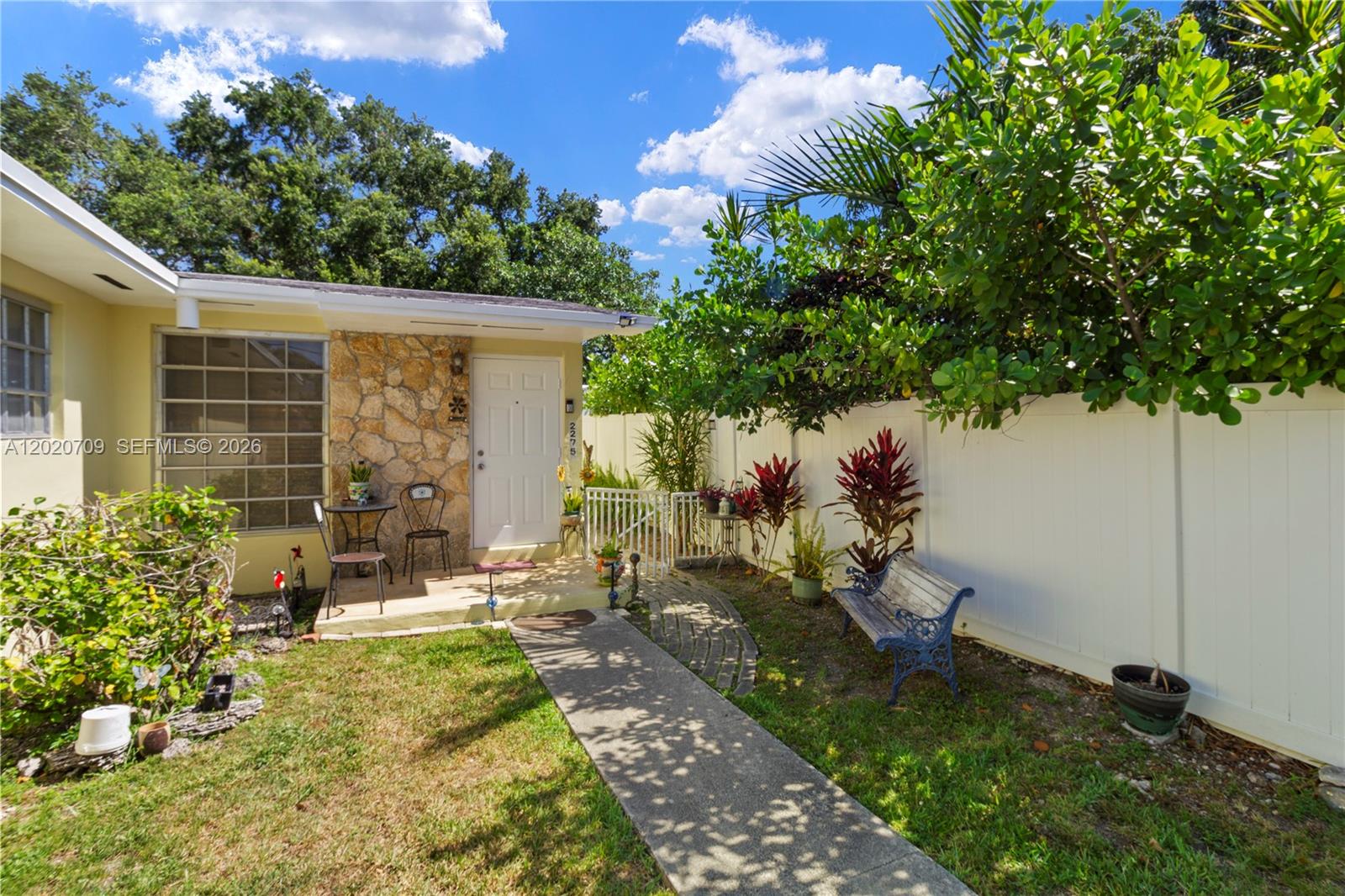 2275 Sw 15th St Property Photo 3
