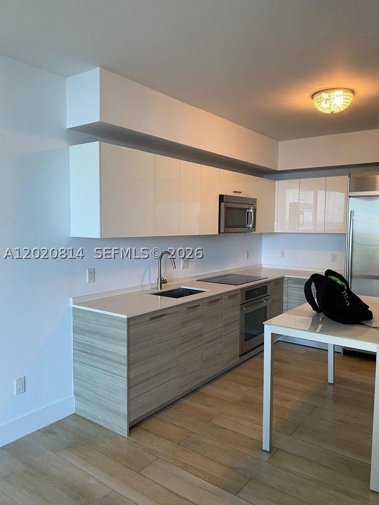 1300 Brickell Bay Dr 1805 Property Photo 3