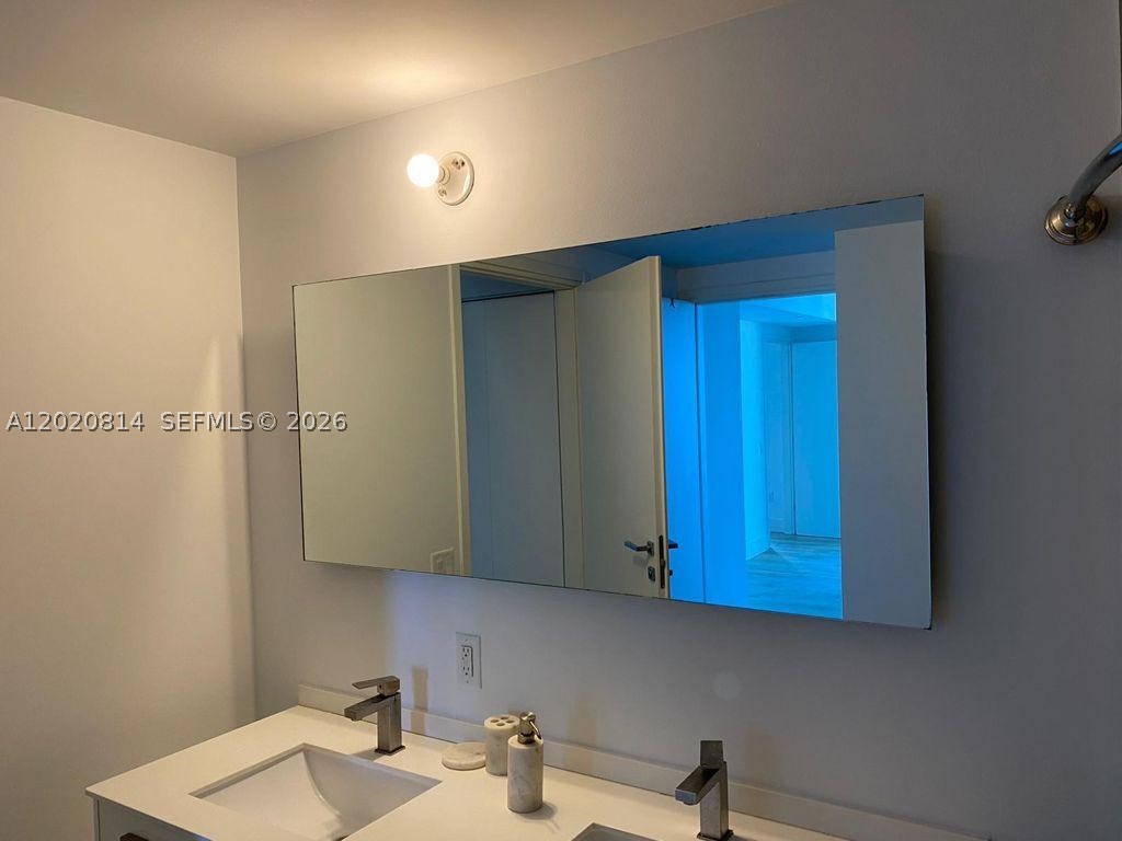 1300 Brickell Bay Dr 1805 Property Photo 6