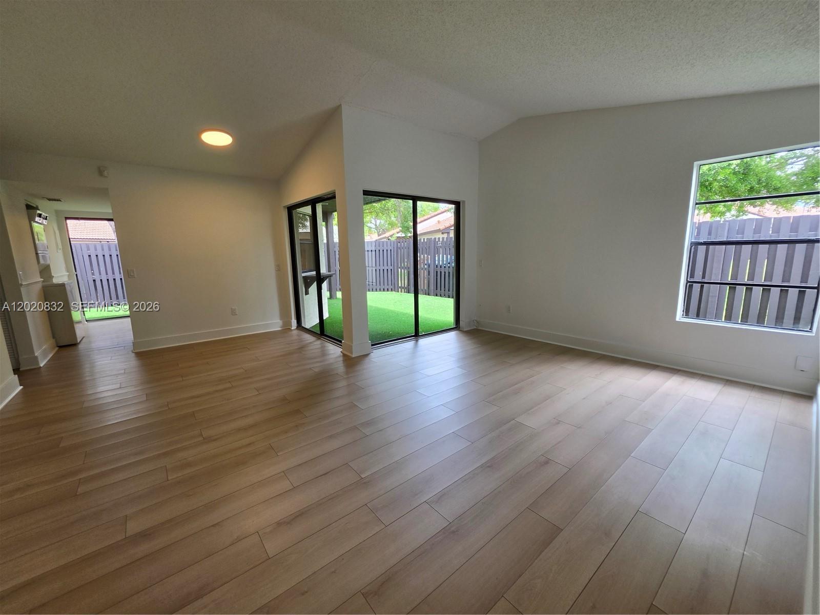 15240 Sw 45th Ter 54f Property Photo 14