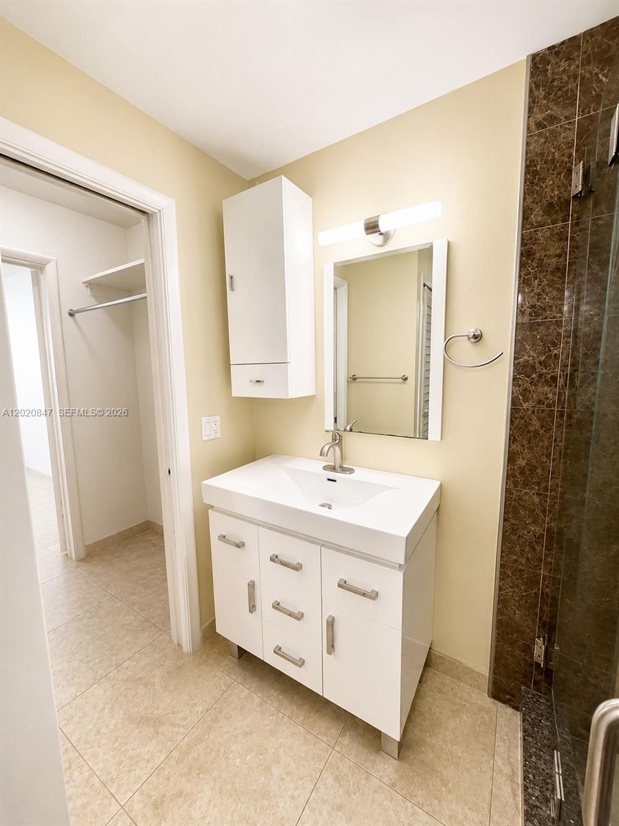 1460 Ne 169th St 108 Property Photo 8