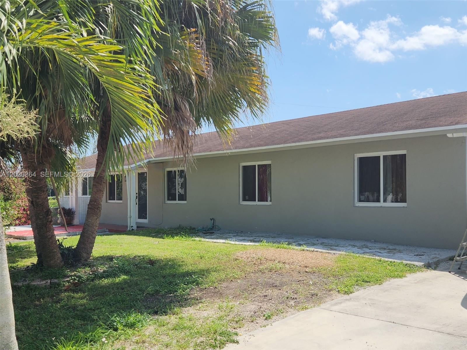 496 SW 9th Ave