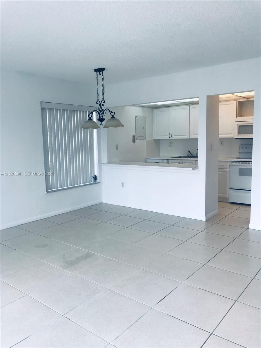 17600 Nw 68th Ave B3006 Property Photo 2