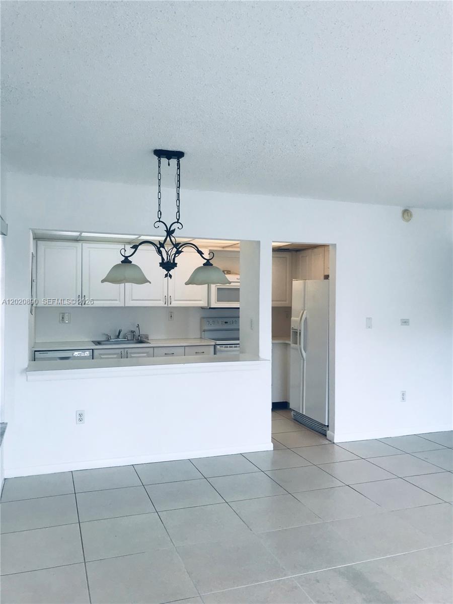 17600 Nw 68th Ave B3006 Property Photo 3