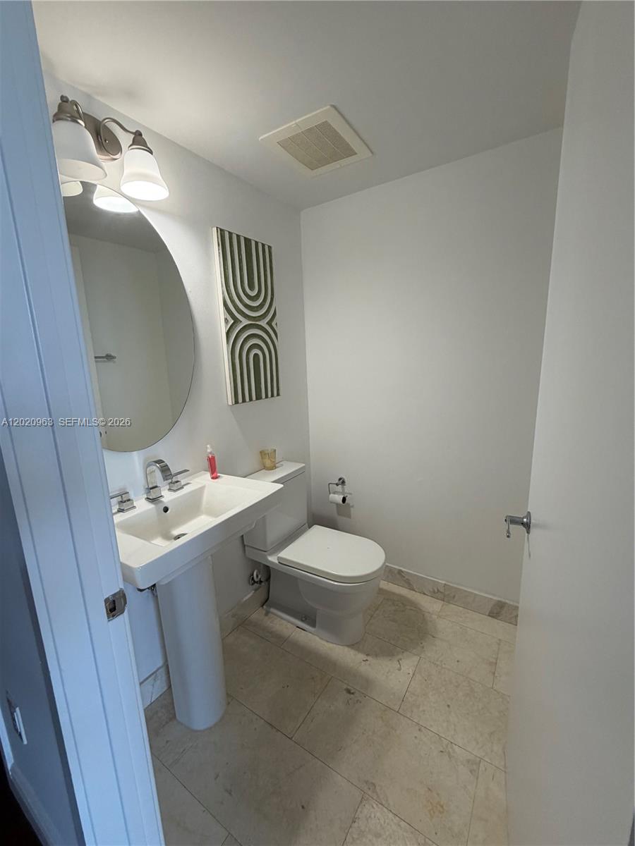 185 Sw 7th St 3209 Property Photo 42