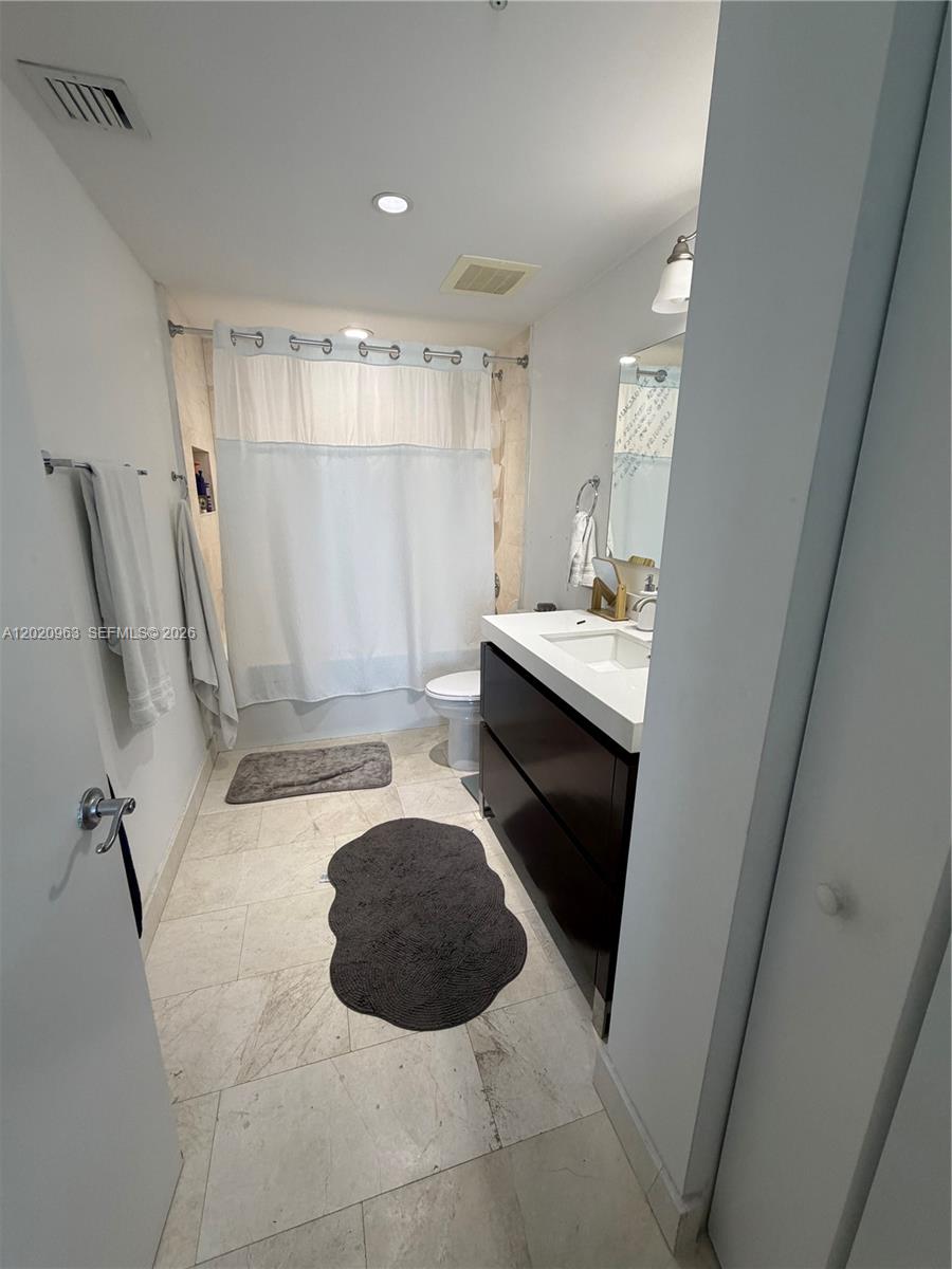 185 Sw 7th St 3209 Property Photo 46
