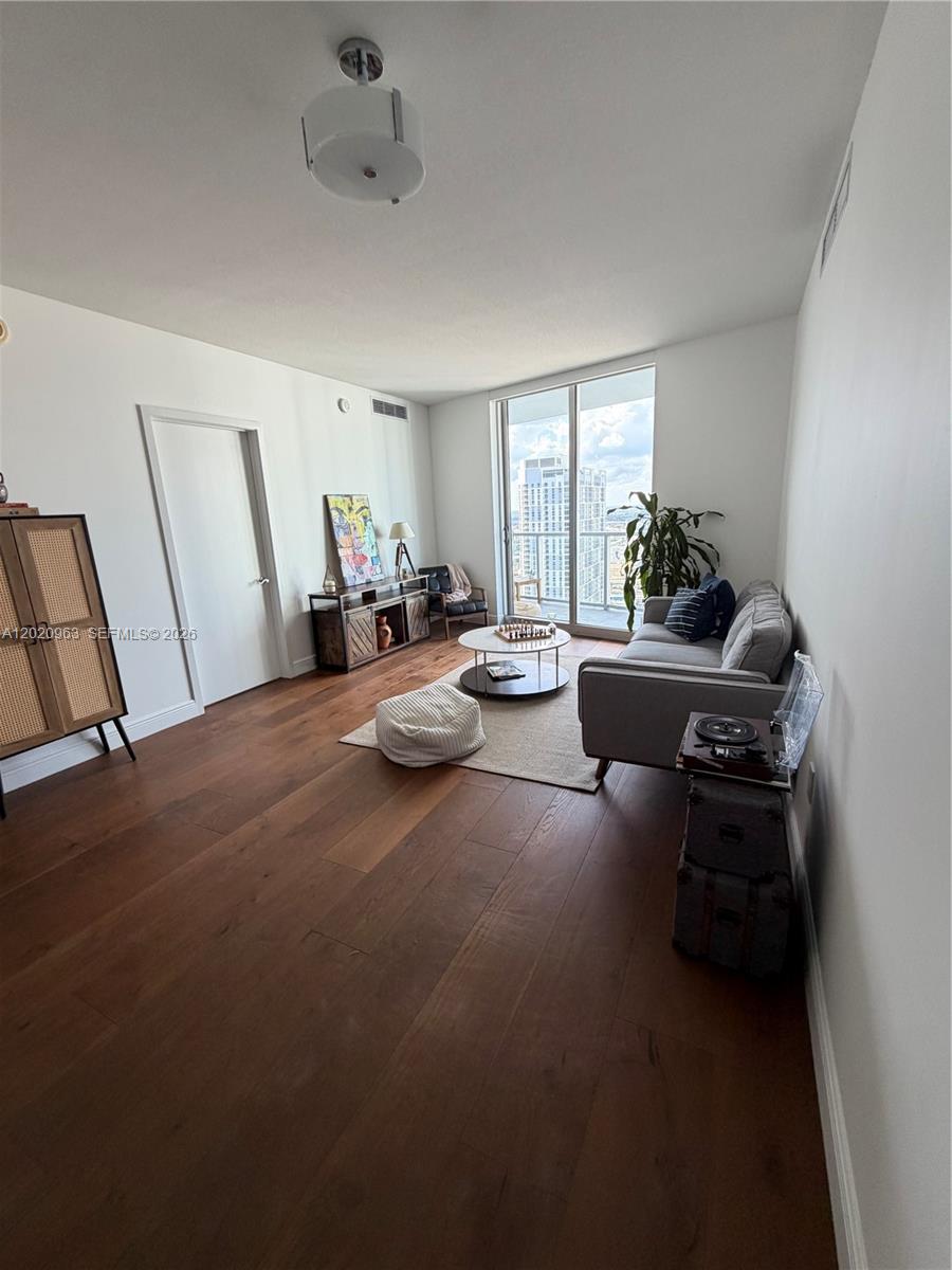 185 Sw 7th St 3209 Property Photo 48