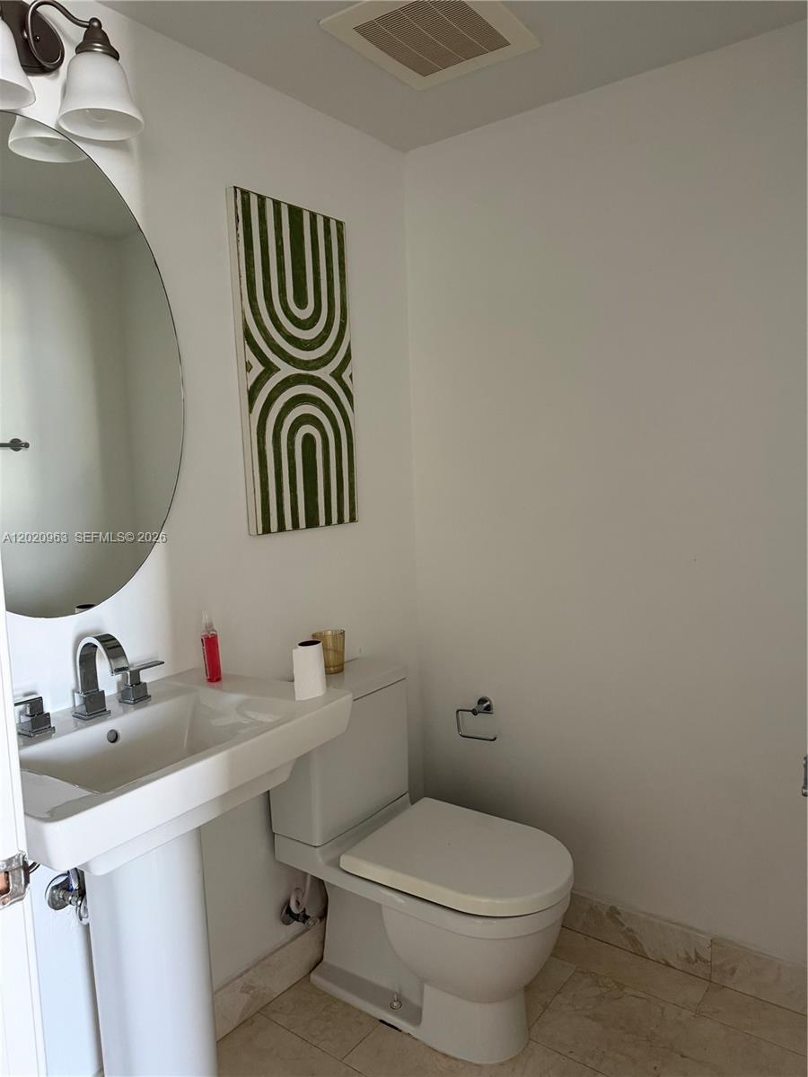 185 Sw 7th St 3209 Property Photo 52