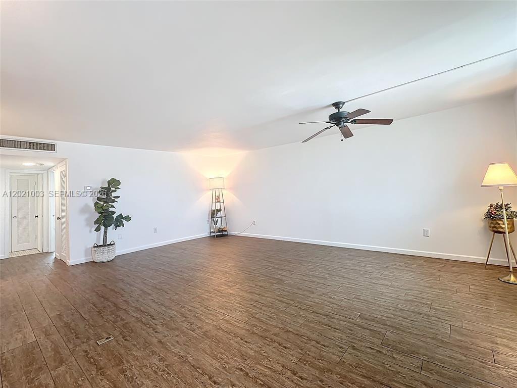7133 Bay Dr 705 Property Photo 3