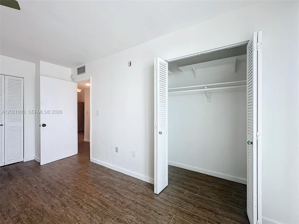 7133 Bay Dr 705 Property Photo 10