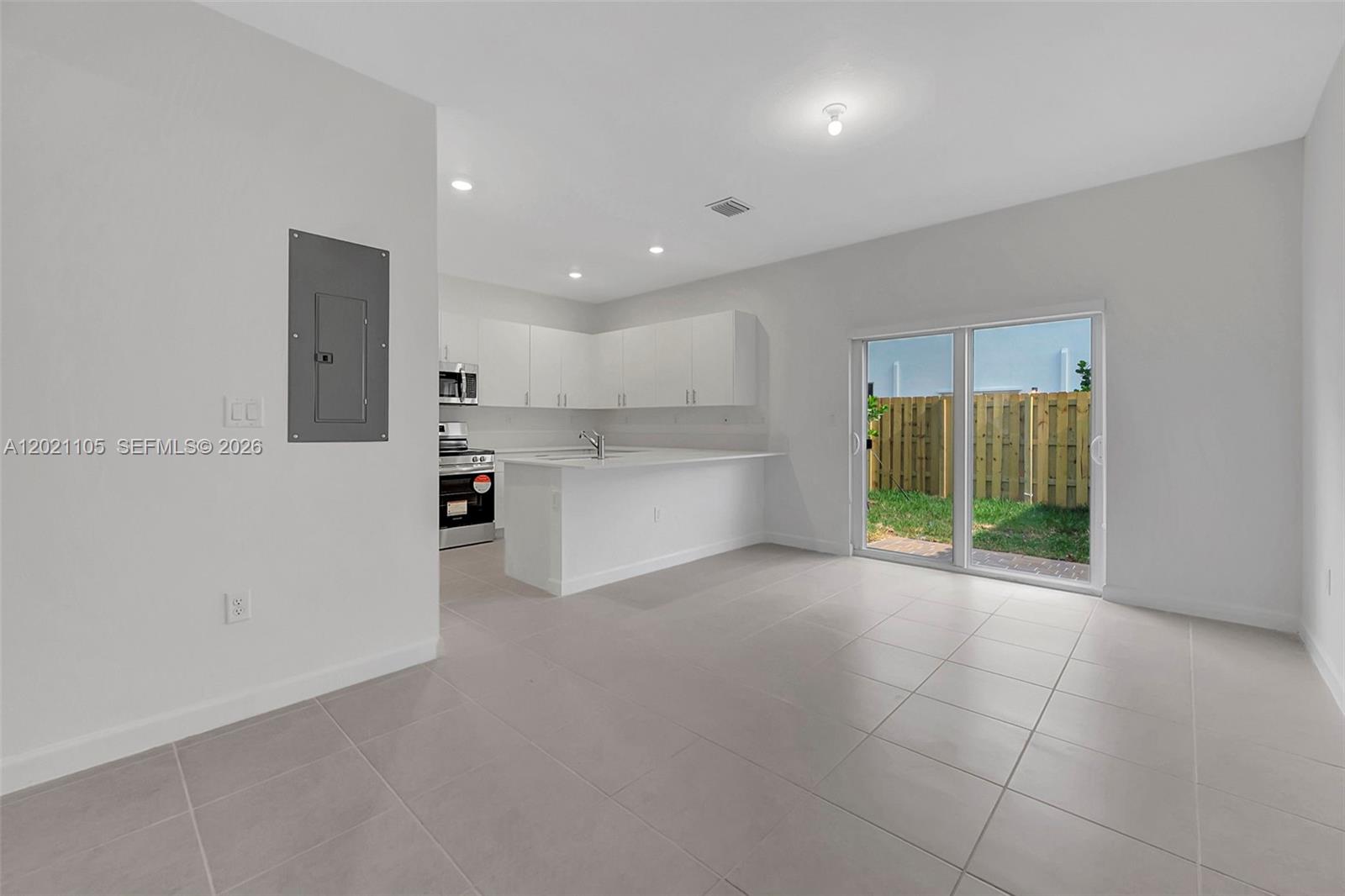 A12021105 Property Photo 18