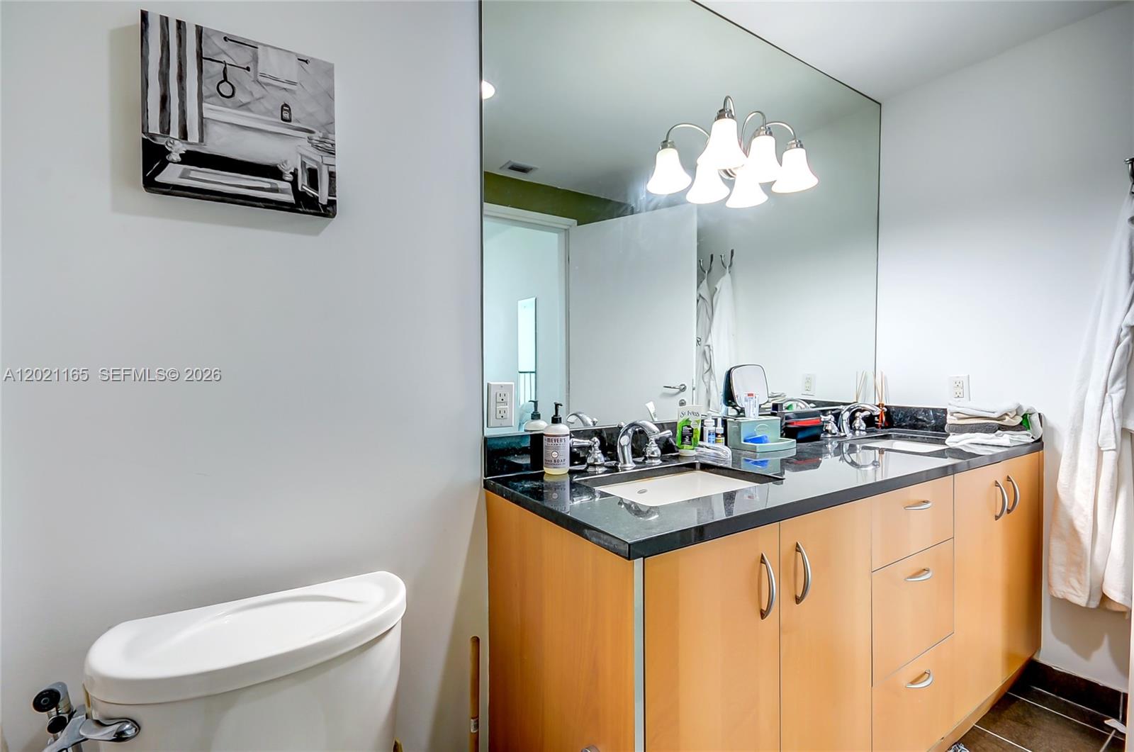 300 S Biscayne Bluv L-1022 Property Photo 4