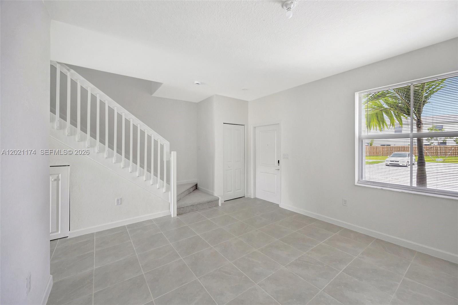 A12021174 Property Photo 4