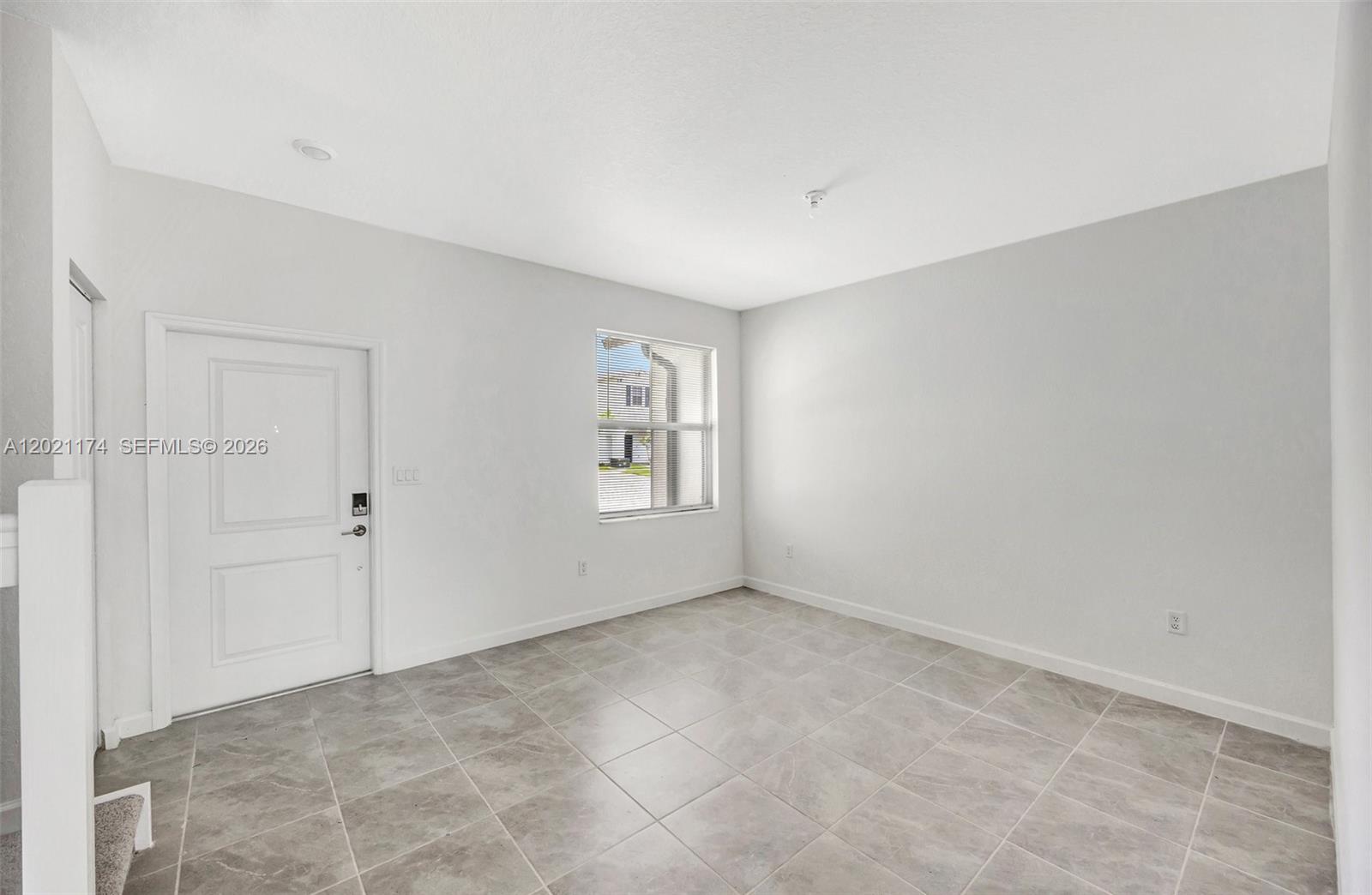A12021174 Property Photo 5