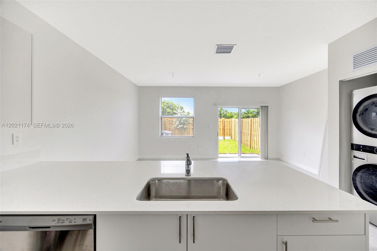 A12021174 Property Photo 8