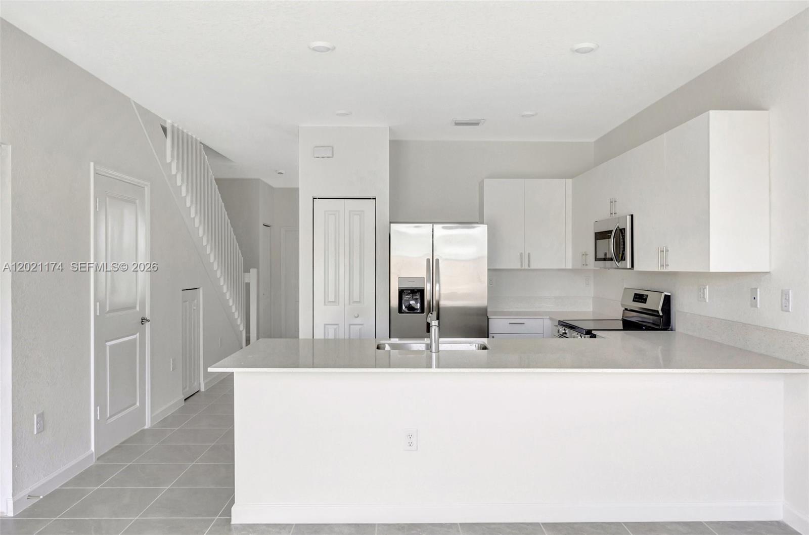 A12021174 Property Photo 11