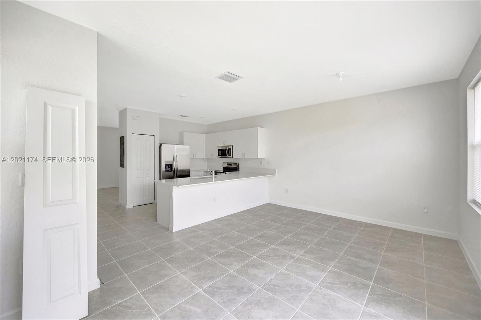 A12021174 Property Photo 12