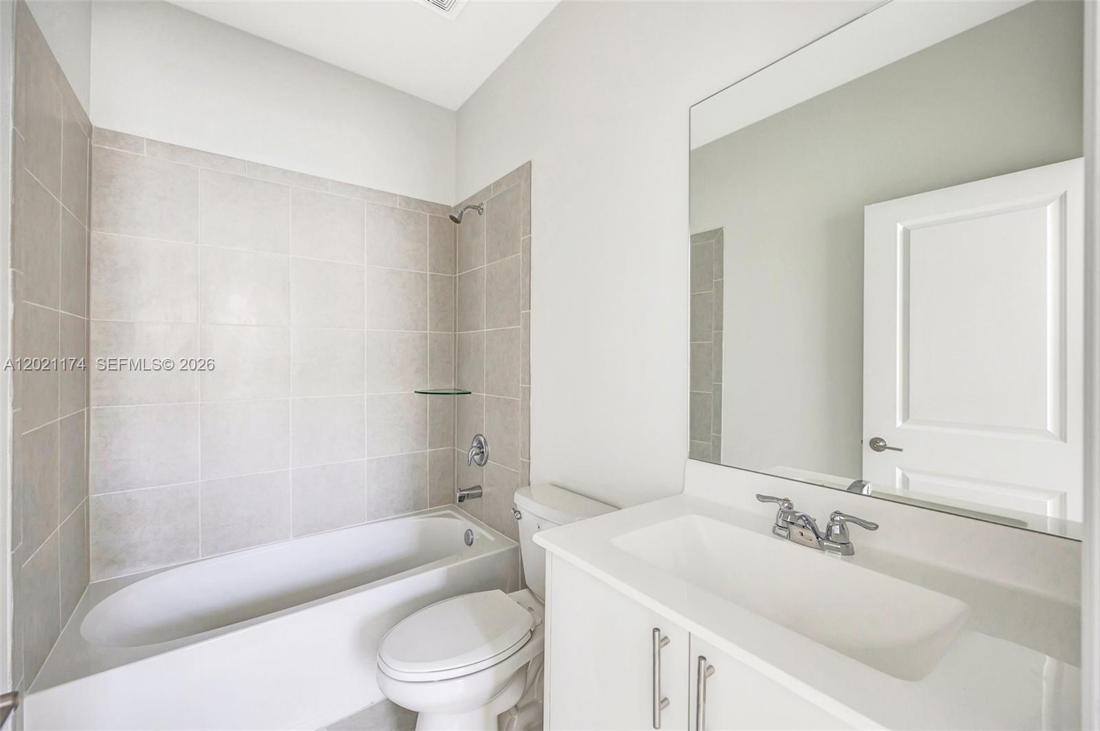 A12021174 Property Photo 24