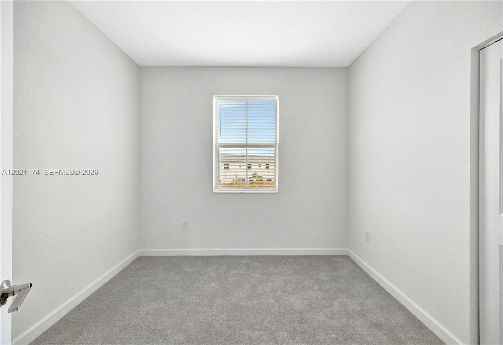A12021174 Property Photo 30