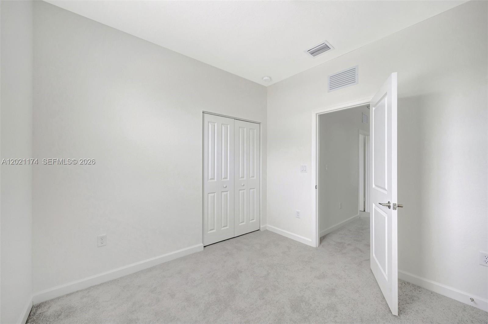 A12021174 Property Photo 32