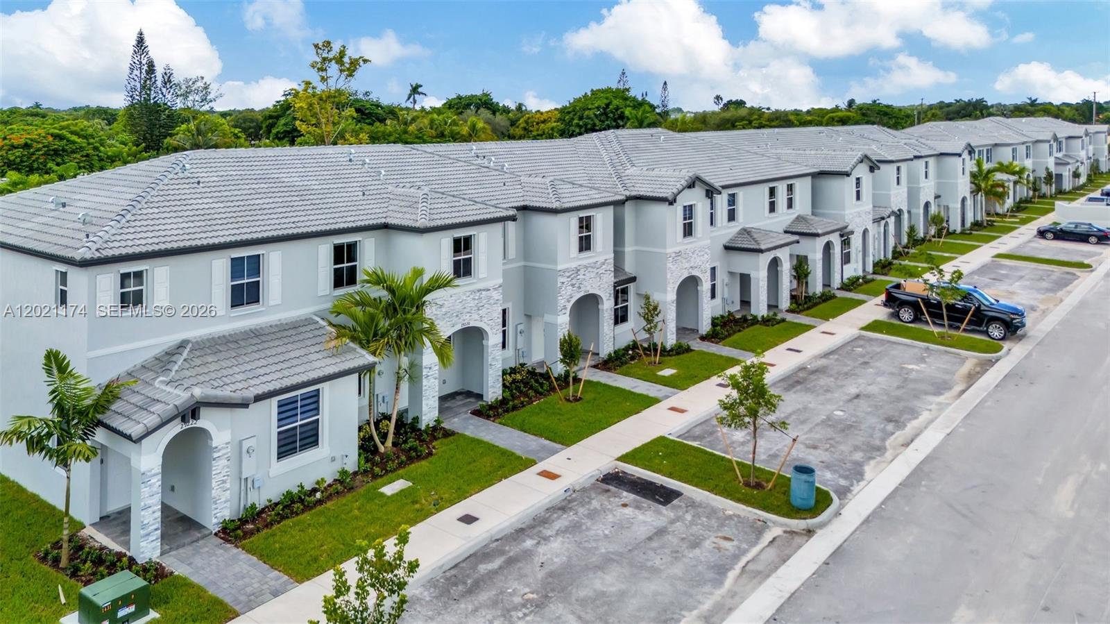 A12021174 Property Photo 38