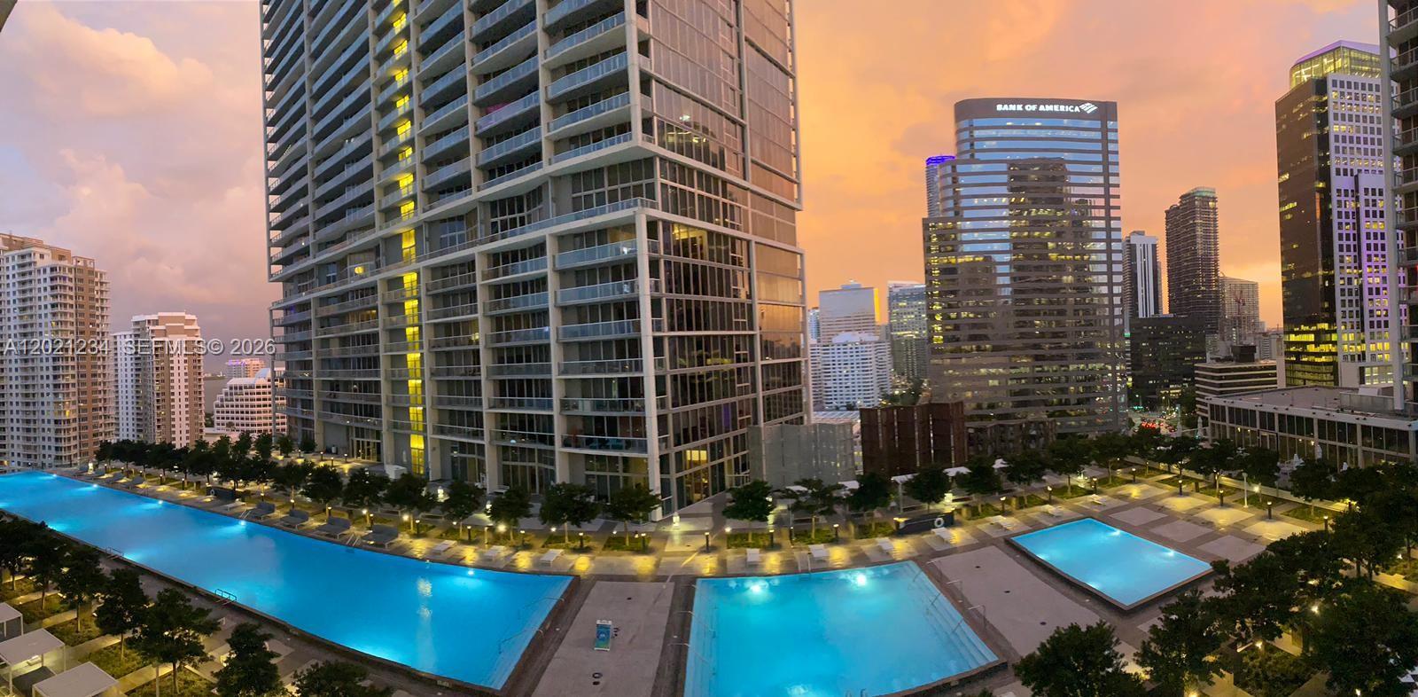 475 Brickell Ave 1813 Property Photo 2