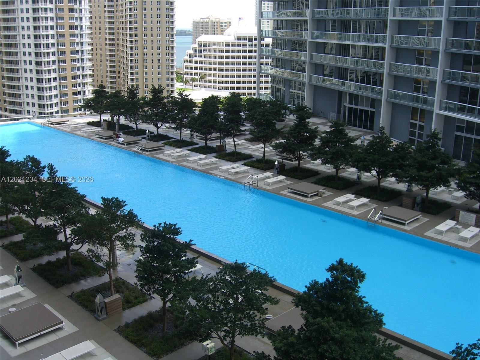 475 Brickell Ave 1813 Property Photo 4