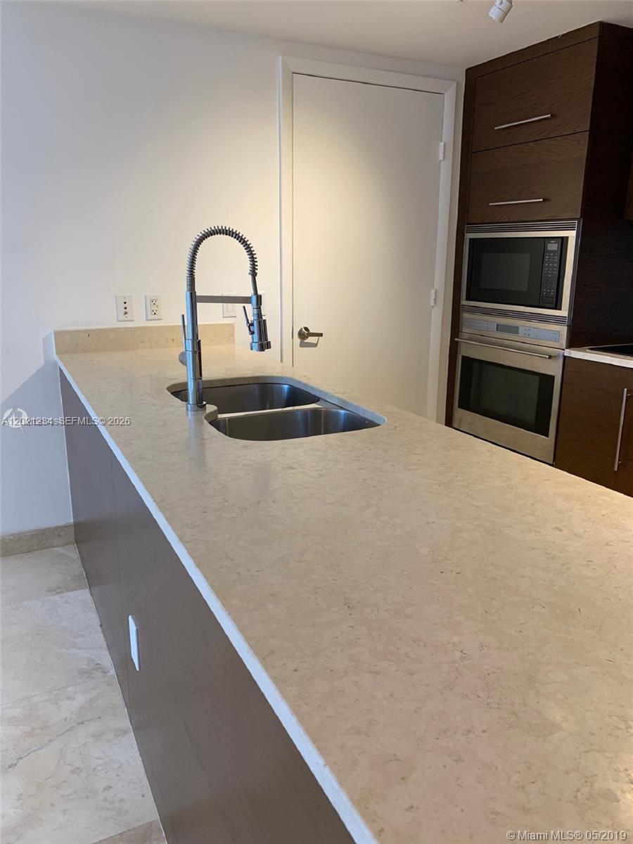 475 Brickell Ave 1813 Property Photo 8