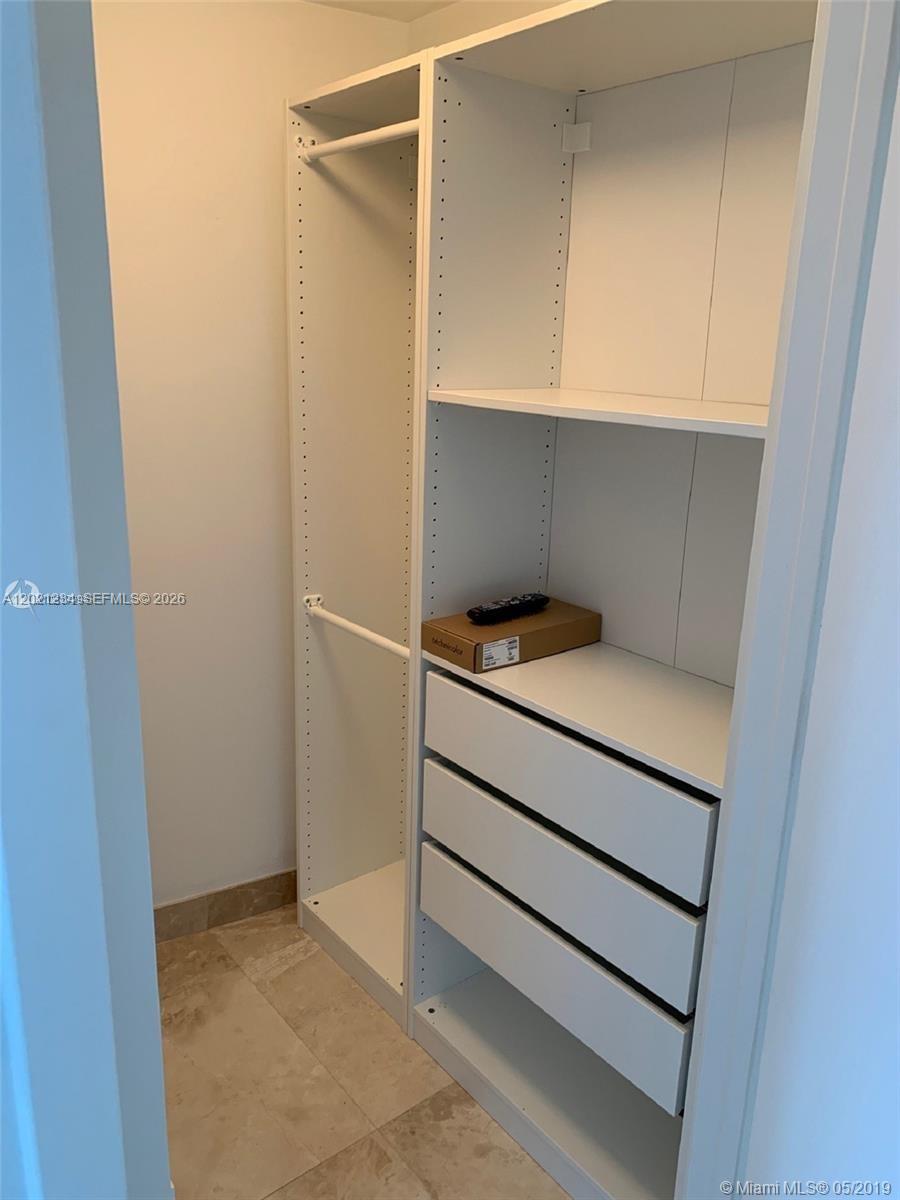 475 Brickell Ave 1813 Property Photo 14