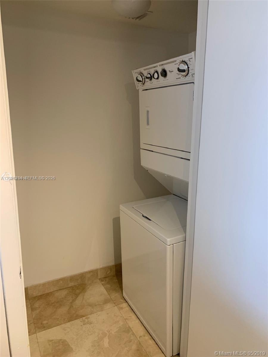 475 Brickell Ave 1813 Property Photo 17