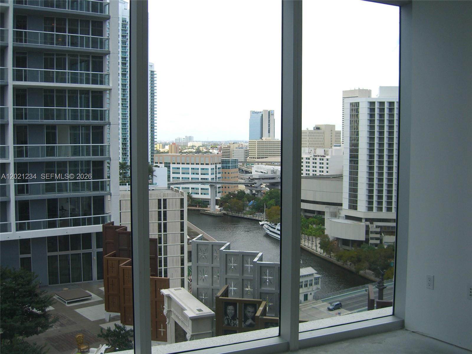 475 Brickell Ave 1813 Property Photo 40