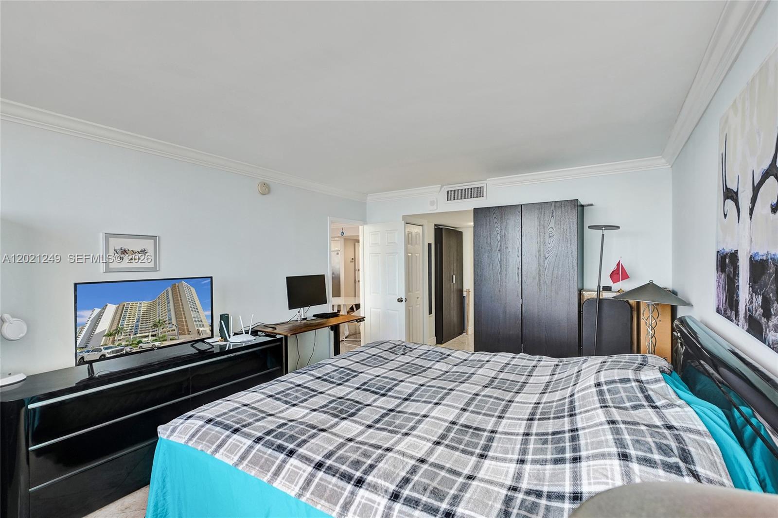 3180 S Ocean Dr 415 Property Photo 13