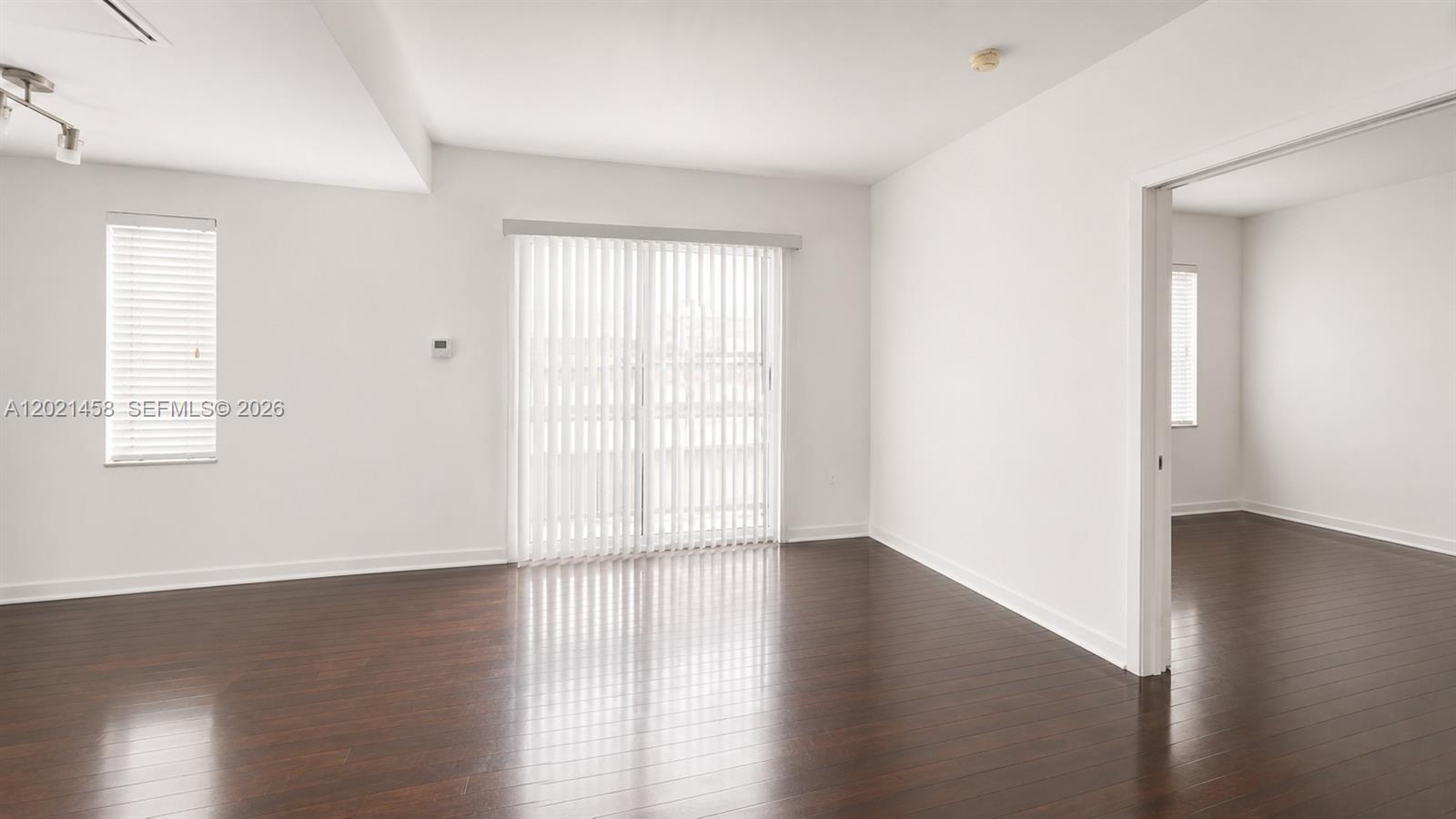 1542 Drexel Ave 105 Property Photo 5