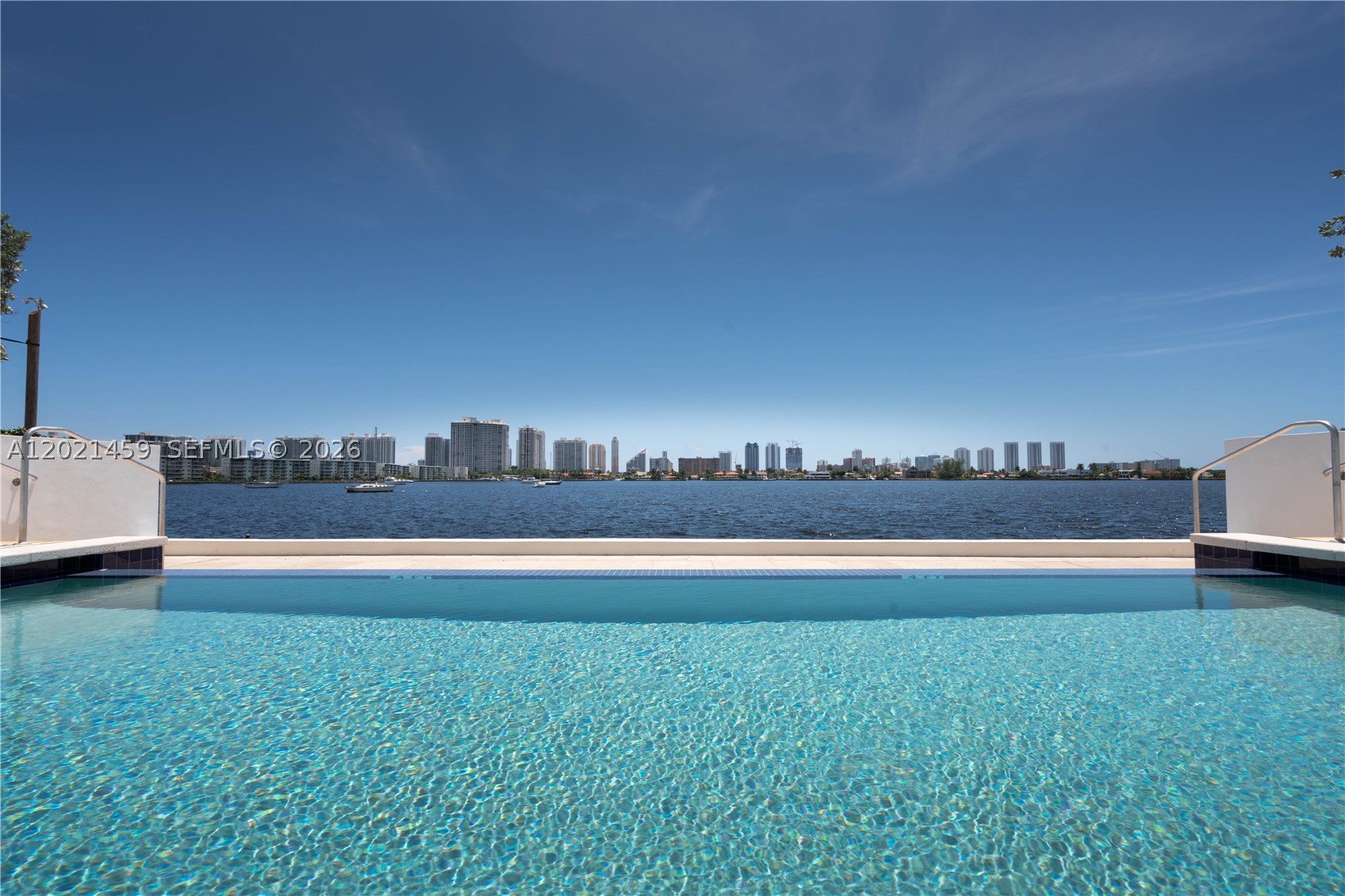 17301 Biscayne Blvd 1008 Property Photo 1