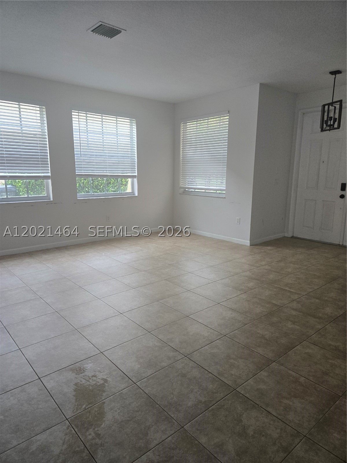 2221 Sloane Pl Property Photo 3