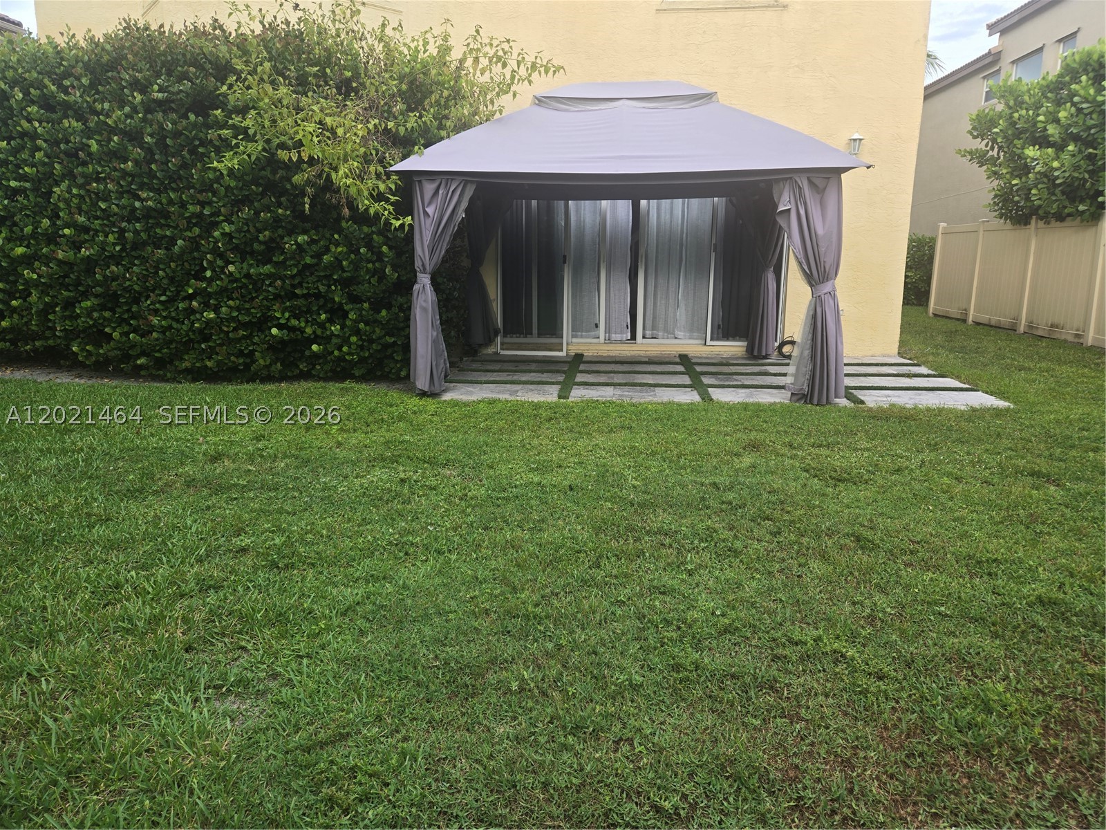 2221 Sloane Pl Property Photo 7