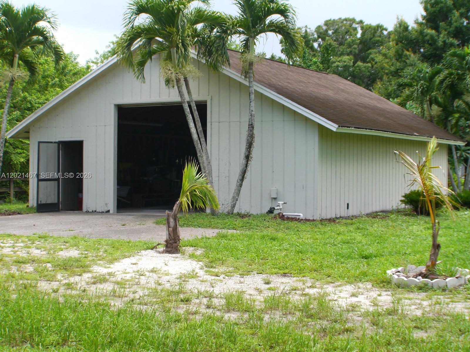 10646 Barn Rd Property Photo 15