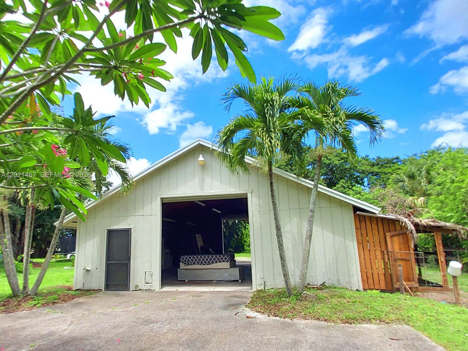 10646 Barn Rd Property Photo 16