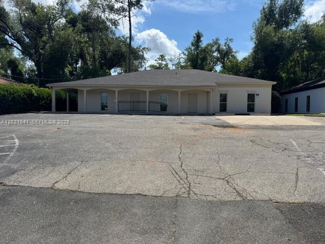 1707 S Gadsden Property Photo 3