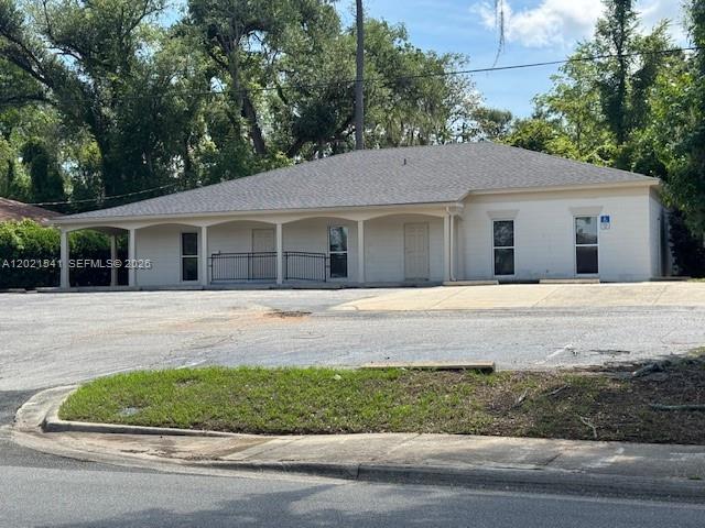 1707 S Gadsden Property Photo 4