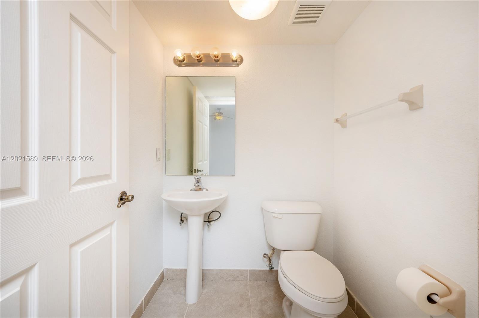 2343 Se 16th Pl Property Photo 13