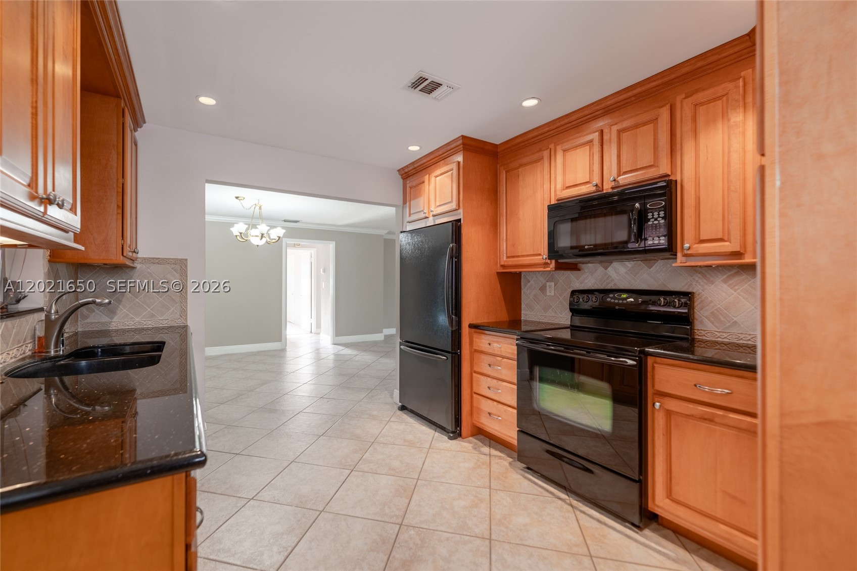 947 Lincoln St Property Photo 22