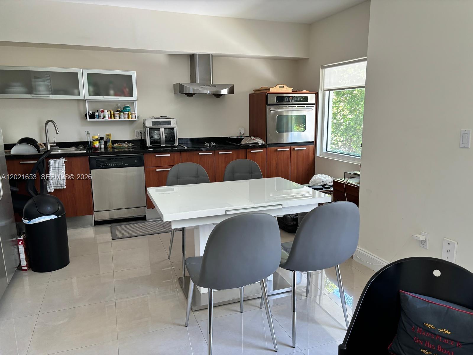 1650 Brickell Ave 110 Property Photo 5